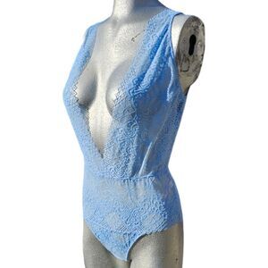 La Vie en Rose Lace Bodysuit – Light Blue (Medium) ✨